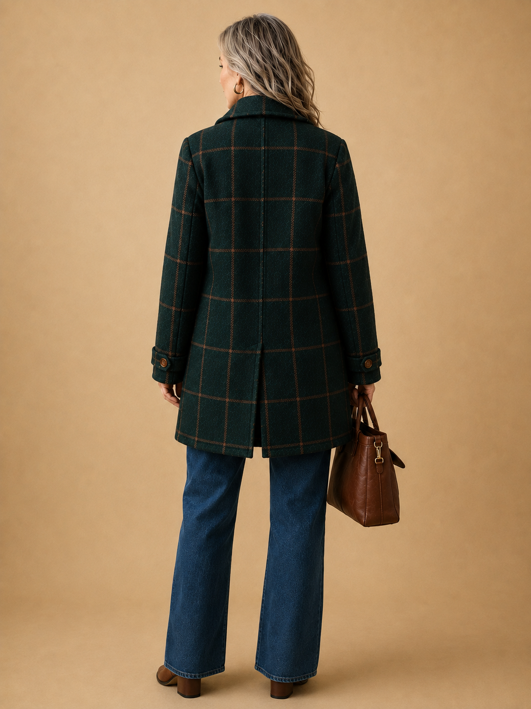 Linda – Classic Checkered Coat